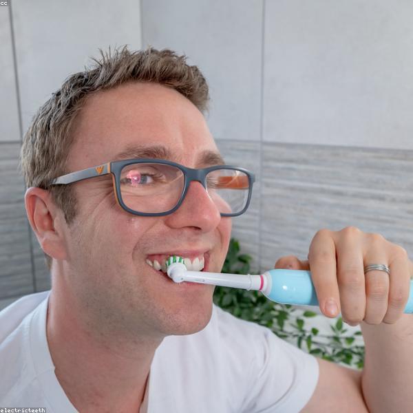 CleanSmile Electric Toothbrush